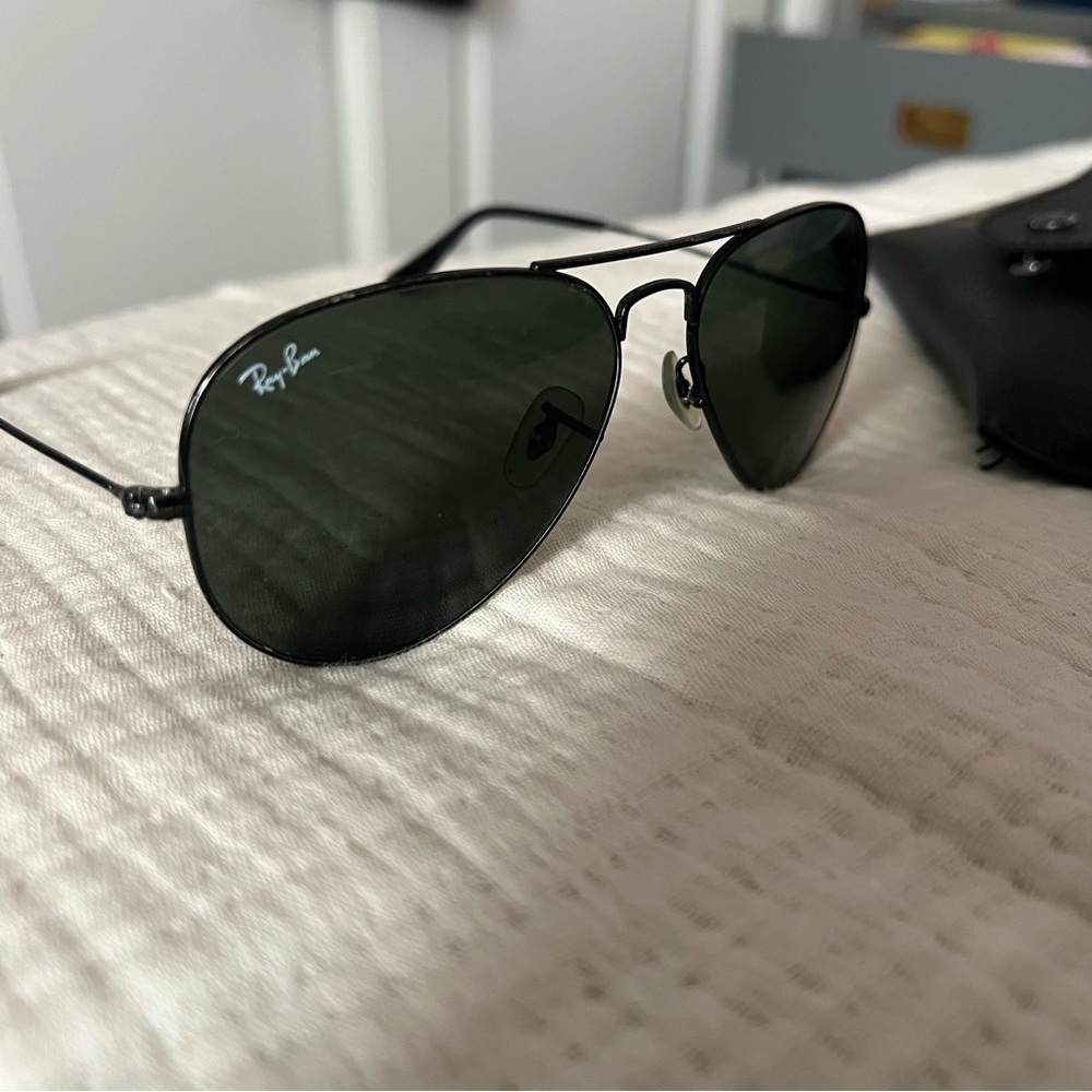 Ray ban black aviator